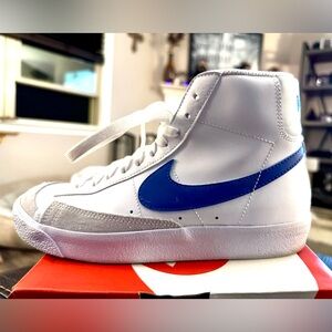Nike Kids High-Top Sneakers - White and Blue